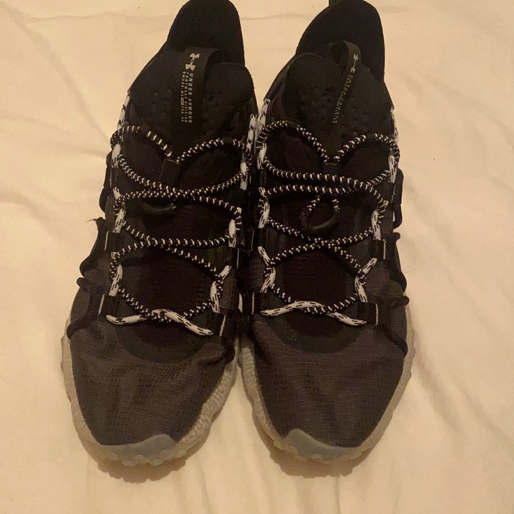 Under Under HOVR shoe